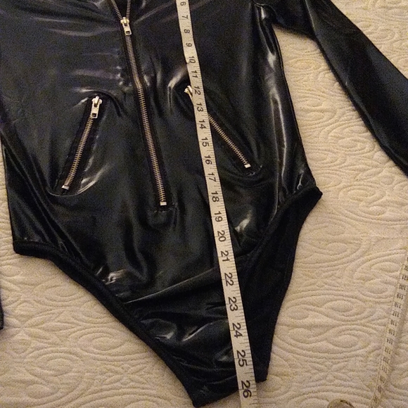 New PU vinyl bodysuit - Picture 6 of 7
